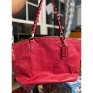 A114 Coach Madison Kelsey Red purse